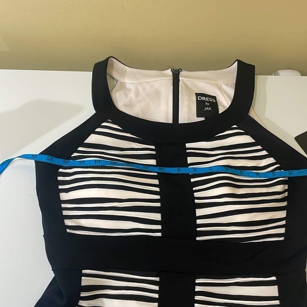 Jax Black and White Halter Bodycon Midi Dress with built in Bra /Stretchy Size10 - Picture 7 of 10